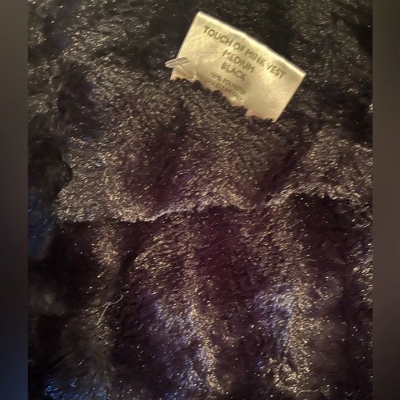Faux fur Black Vest - Picture 5 of 7